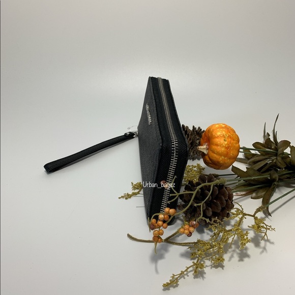 Michael Kors JST Large Zip Wallet - Picture 2 of 7